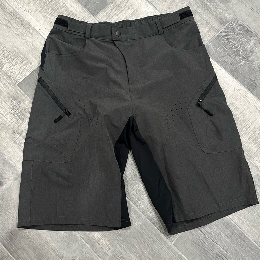 PRIESSEI MEN SHORTS